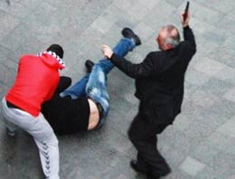 Ortalık karıştı kavgayı böyle ayırdı Ortalık karıştı kavgayı böyle ayırdı