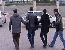 O muhabirler gözaltında O muhabirler gözaltında